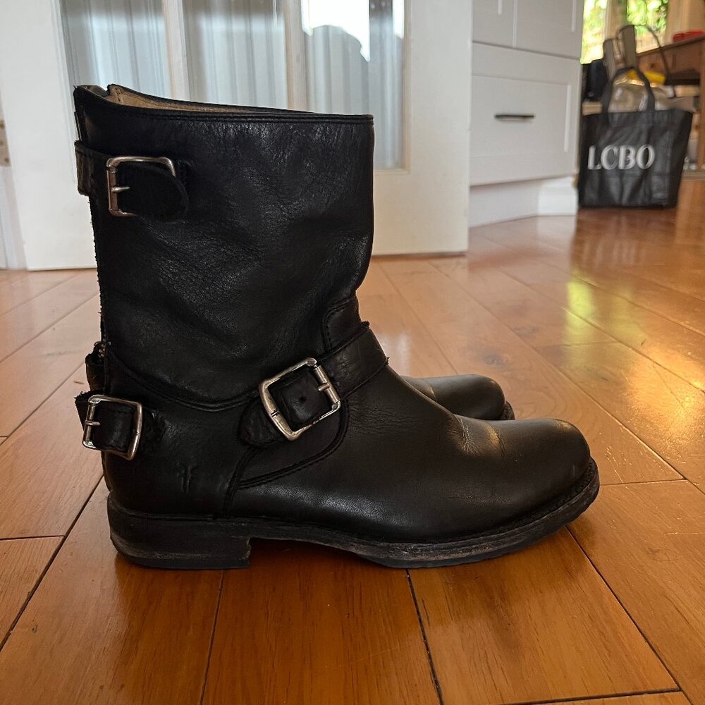 Frye Veronica Zipper Back Boots, women’s size 7